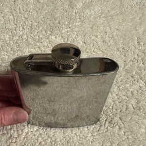 $4 bundled - Stainlesss flask